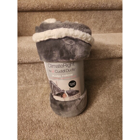 Climate Right by Cuddl Duds Gray Plush Throw w/ Sherpa Lining NWT - Picture 1 of 8